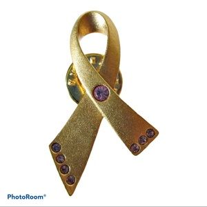 Avon Breast Cancer Awareness Lapel Pin 1.25” x 1”